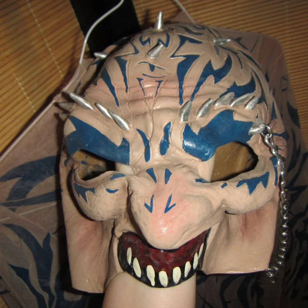TATTOO FREAK Halloween Adult Costume Half Rubber Mask w/ Chains & Shirt, Large
